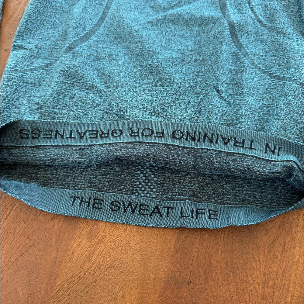 Lululemon - Picture 3 of 4
